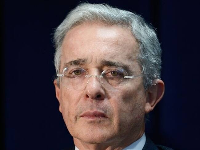 Álvaro Uribe lamentó la renuncia del Alto Comisionado para la Paz. Foto: Colprensa