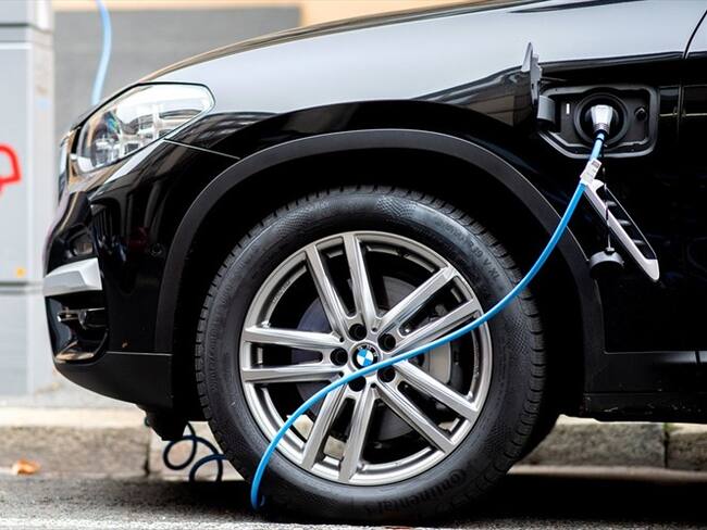 Proponen eliminar arancel a la importación de vehículos con tecnologías limpias. Foto: Hauke-Christian Dittrich/picture alliance via Getty Images