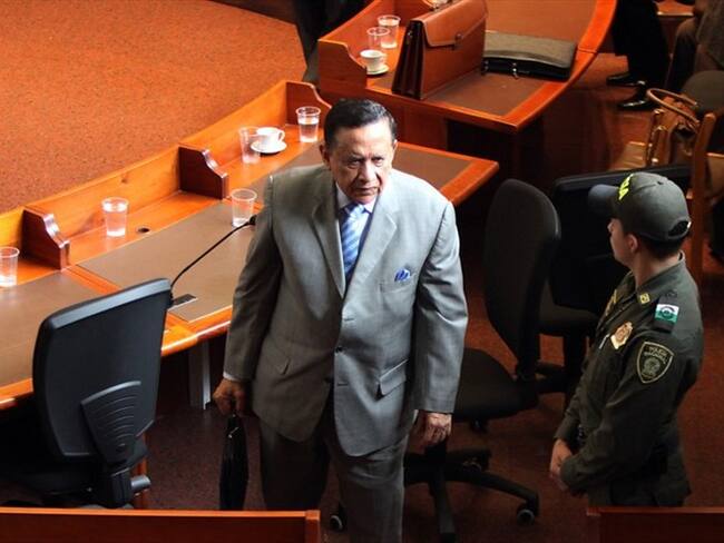 La Sala de Reconocimiento de la Jurisdicción Especial para la Paz (JEP) dejó en firme el llamado a versión voluntaria presencial al general (r) Miguel Maza Márquez. Foto: Colprensa / GERMÁN ENCISO