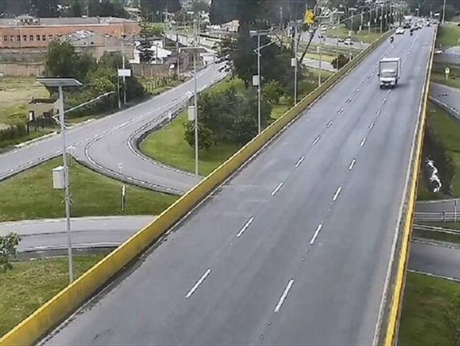 Conductor que ocasionó caída de un ciclista desde un puente quedó libre. Foto: Colprensa / REDES SOCIALES